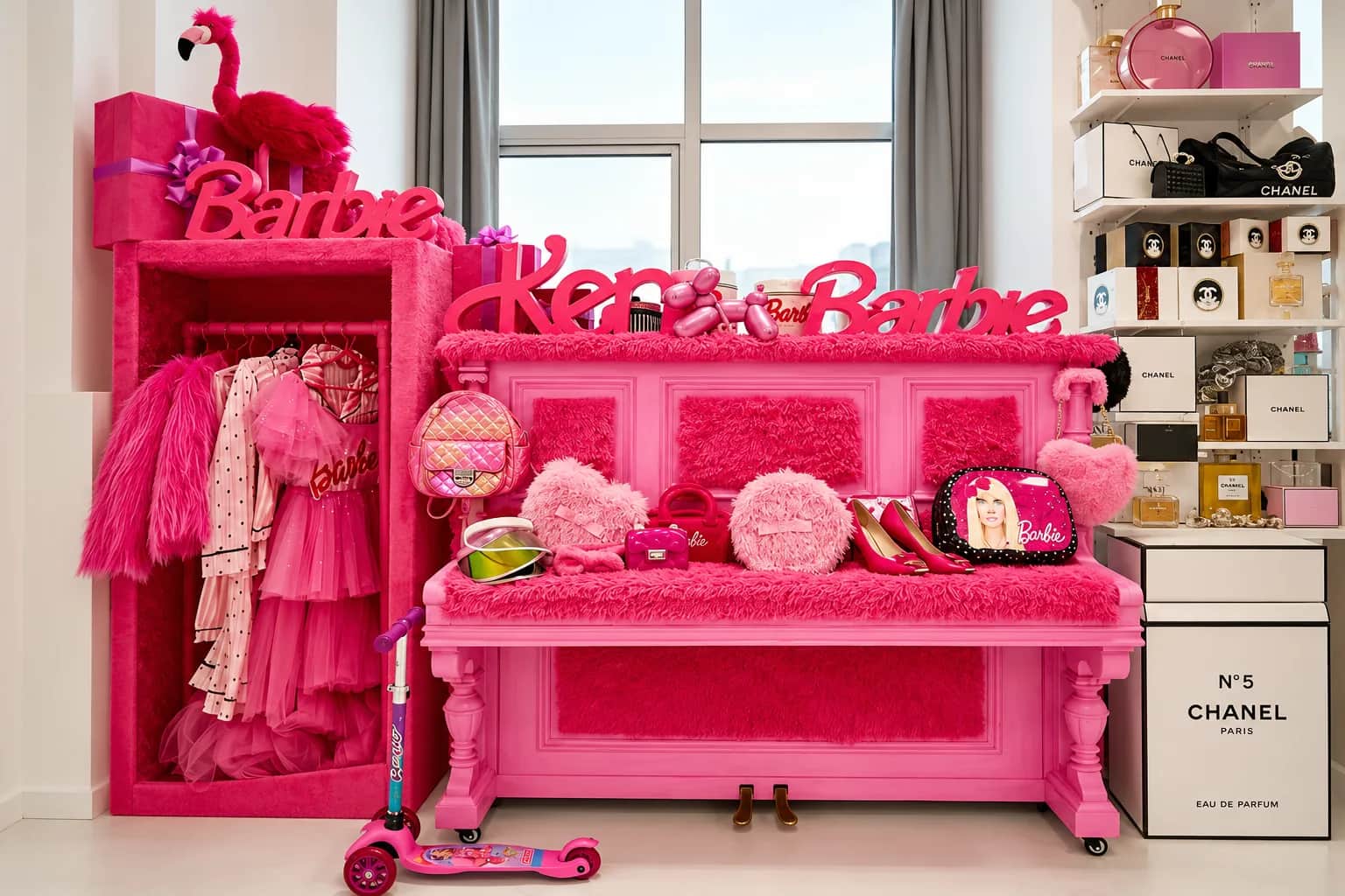 BARBIE Розовое пианино, гардероб с одеждой, фламинго и реквизит фотозоны BARBIE